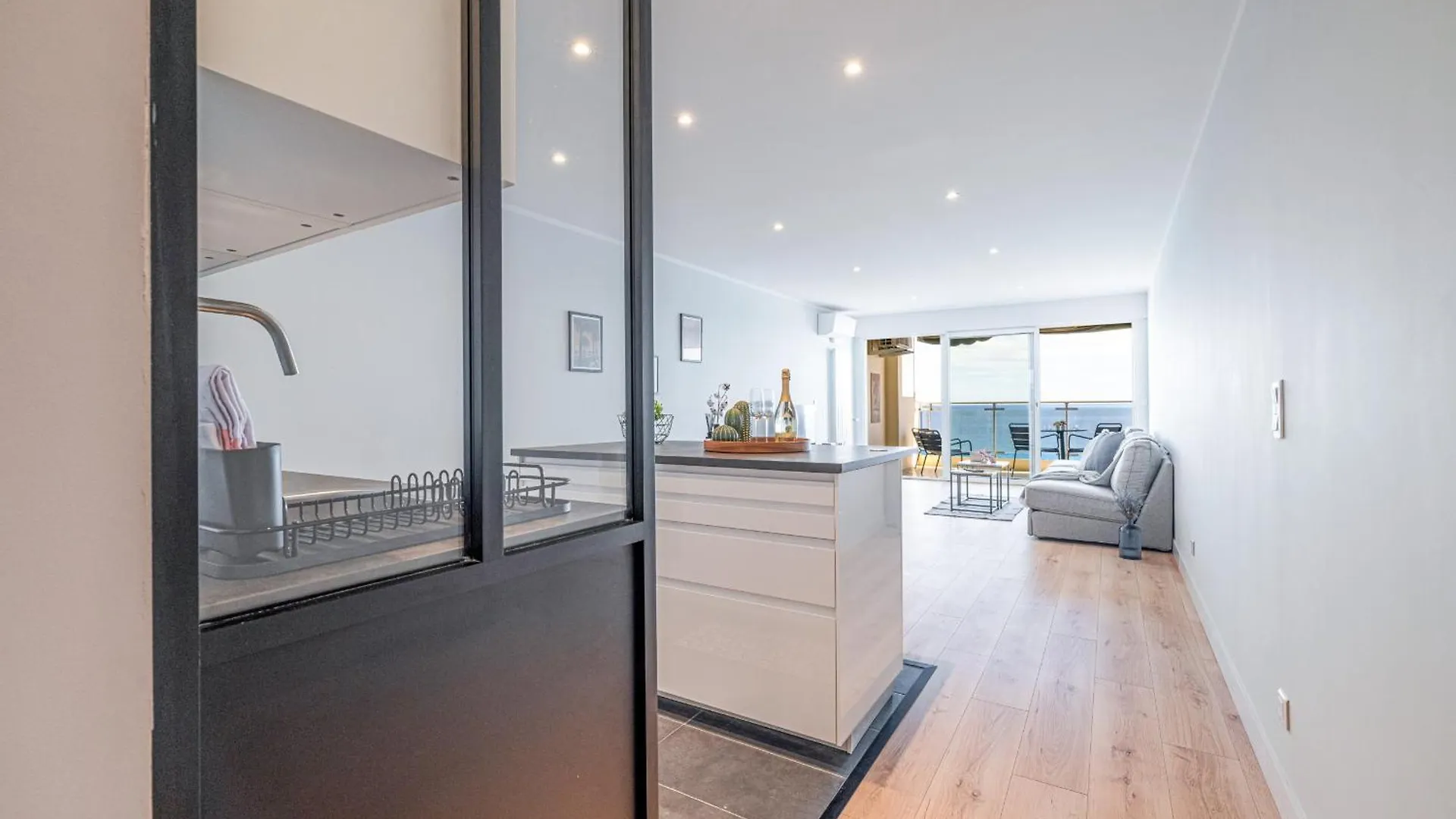 Panoramic Sea View - 1 Bdr Promenade Des Anglais نيس